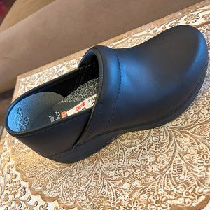 Dansko - XP 2.0 Waterproof Black (NEW W/ BOX)